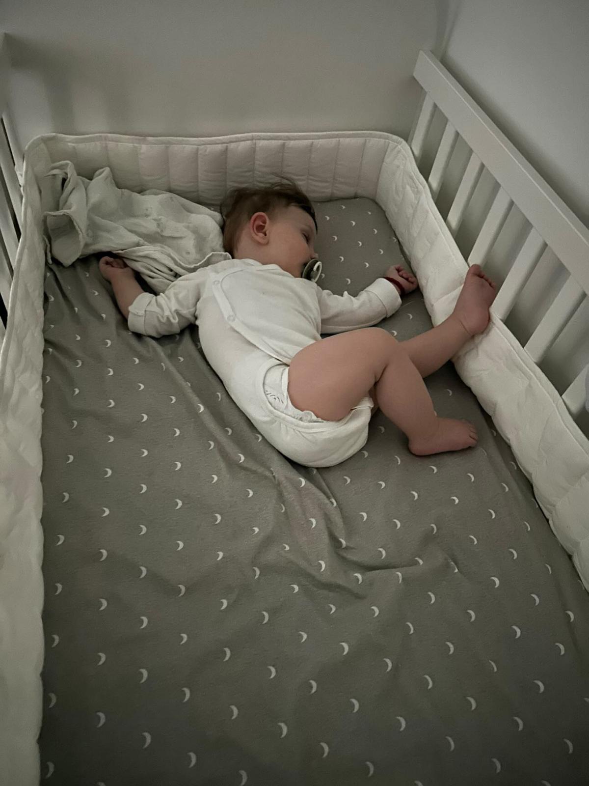 Mama Karolina i bliznakinje