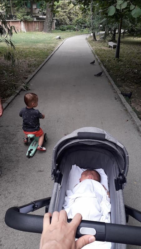 Mama Maja, Petar (18 meseci) i Jovan (1 mesec)